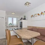 Apartment mit Meerblick und Terrasse, gratis Nutzung vom AHOI Erlebnisbad und Sauna in Sellin - Meeresblick FeWo 68