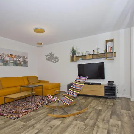 Mit Meerblick Und Terrasse, Gratis Nutzung Vom Ahoi Erlebnisbad Und Sauna In Sellin - Meeresblick 68 *