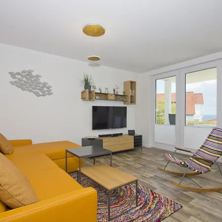 Mit Meerblick Und Terrasse, Gratis Nutzung Vom Ahoi Erlebnisbad Und Sauna In Sellin - Meeresblick 68 *