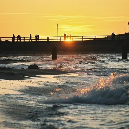 Mit Meerblick Und Terrasse, Gratis Nutzung Vom Ahoi Erlebnisbad Und Sauna In Sellin - Meeresblick 68 * Goehren (Ruegen)